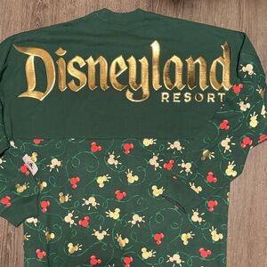 NWT Disneyland Spirit Jersey Christmas Medium